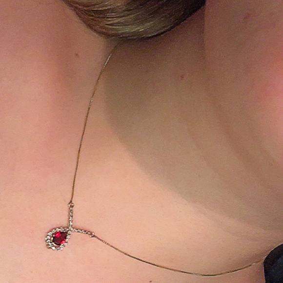 NEW STUNNING 10k Gold Necklace w/ Garnet Centre - Picture 1 of 4